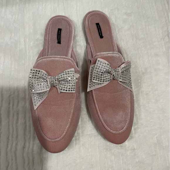 Victoria Secrets Rhinestone Bow Pink Velvet Slippers - Picture 1 of 5